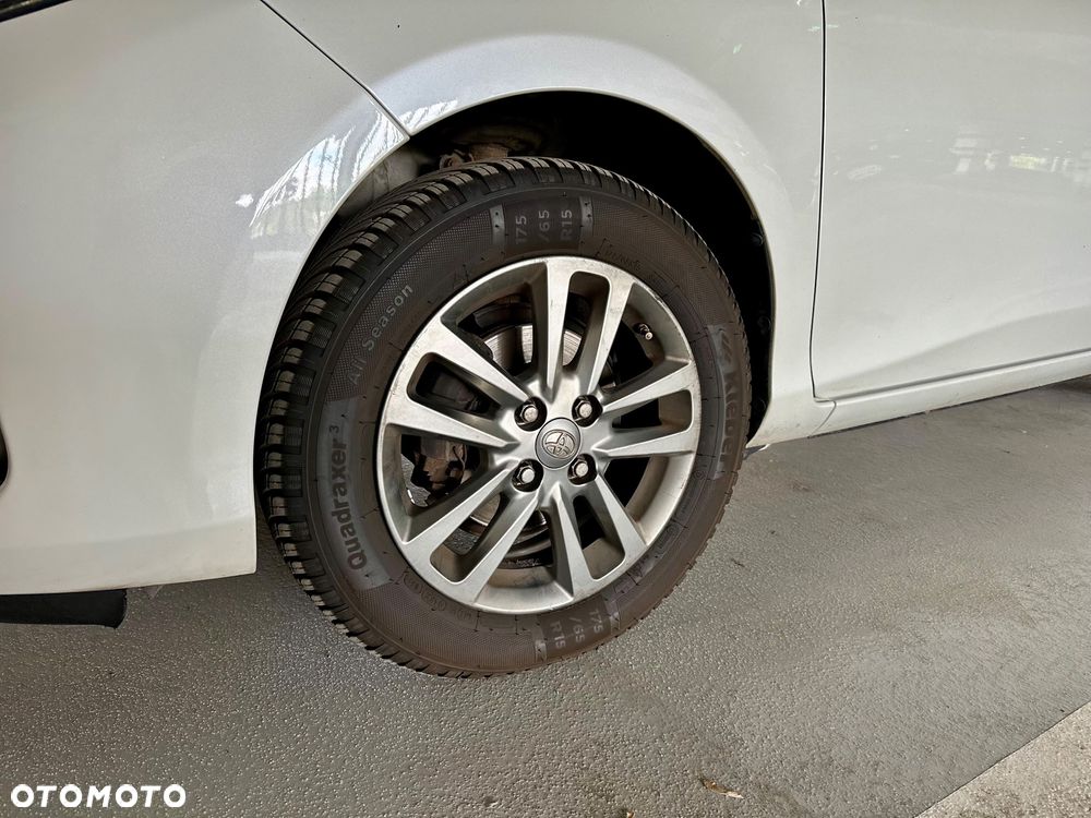 Toyota Yaris - 12