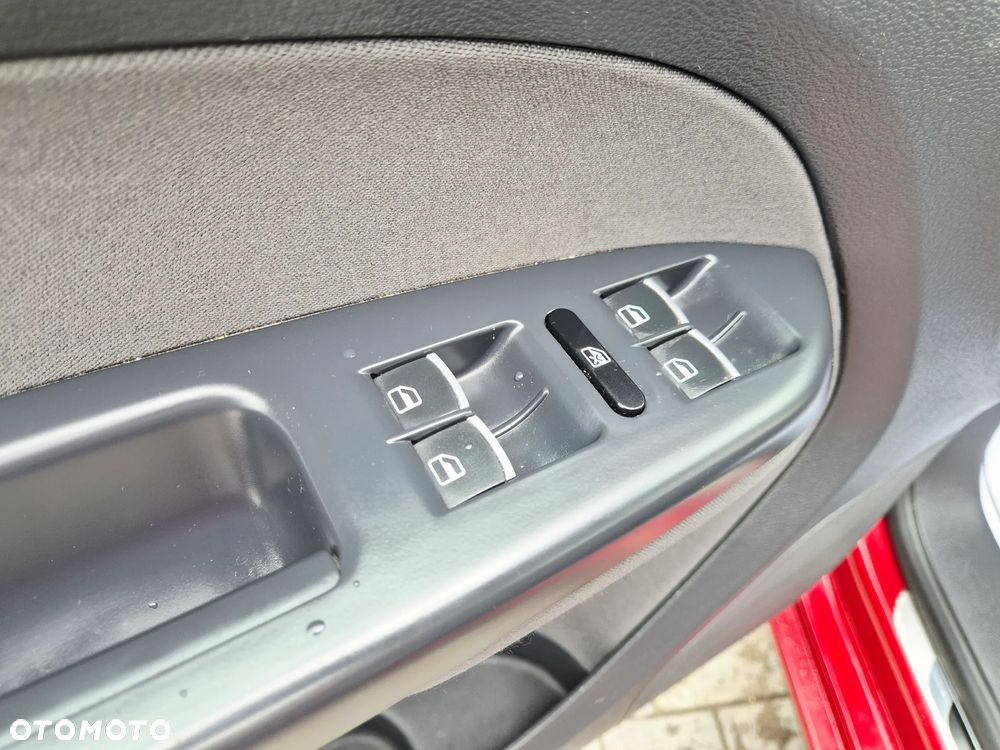 Volkswagen Touran 1.6 TDI DPF DSG MATCH - 26