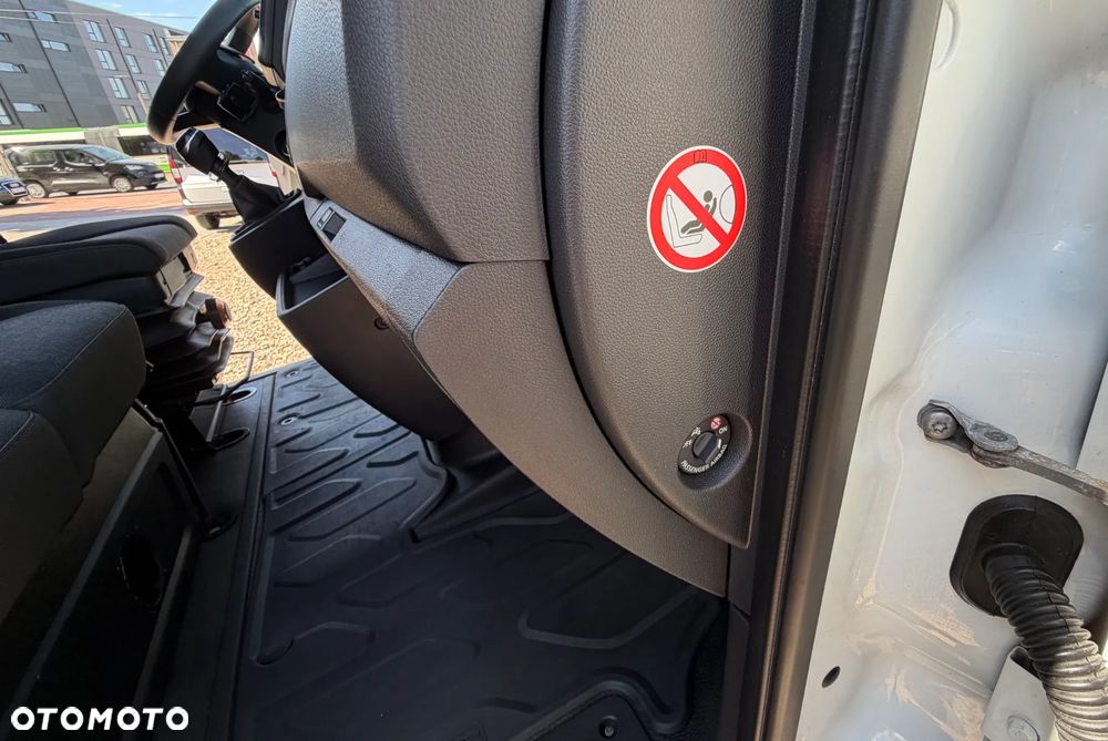 Renault MASTER L2H2 VAN Extended Grip przystosowany fabrycznie do jazdy po grząskim terenie, Mocny silnik 2.3dci 150KM Wzmocniony DMC:3.5t Ładowność 1361kg, Klimatronic, Fotel PNEUMATYCZNY, Kamera cofania, Parktroniki, Minibar, Tempomat, MP3, Bluetooth, USB, Lustro Wide View, Zawiasy drzwi 270', Zabudowa ładowni z instalacją DEFA 230V pod Serwis lub Warsztat, Nowe opony zimowe! - 25