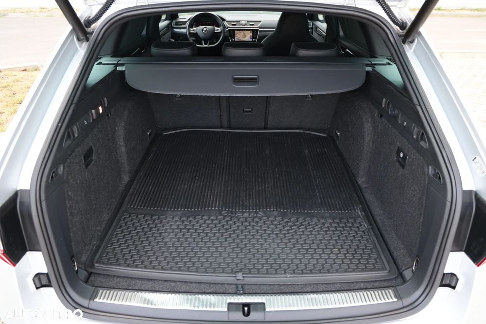 Skoda Superb 2.0 TDI DSG Sportline - 31