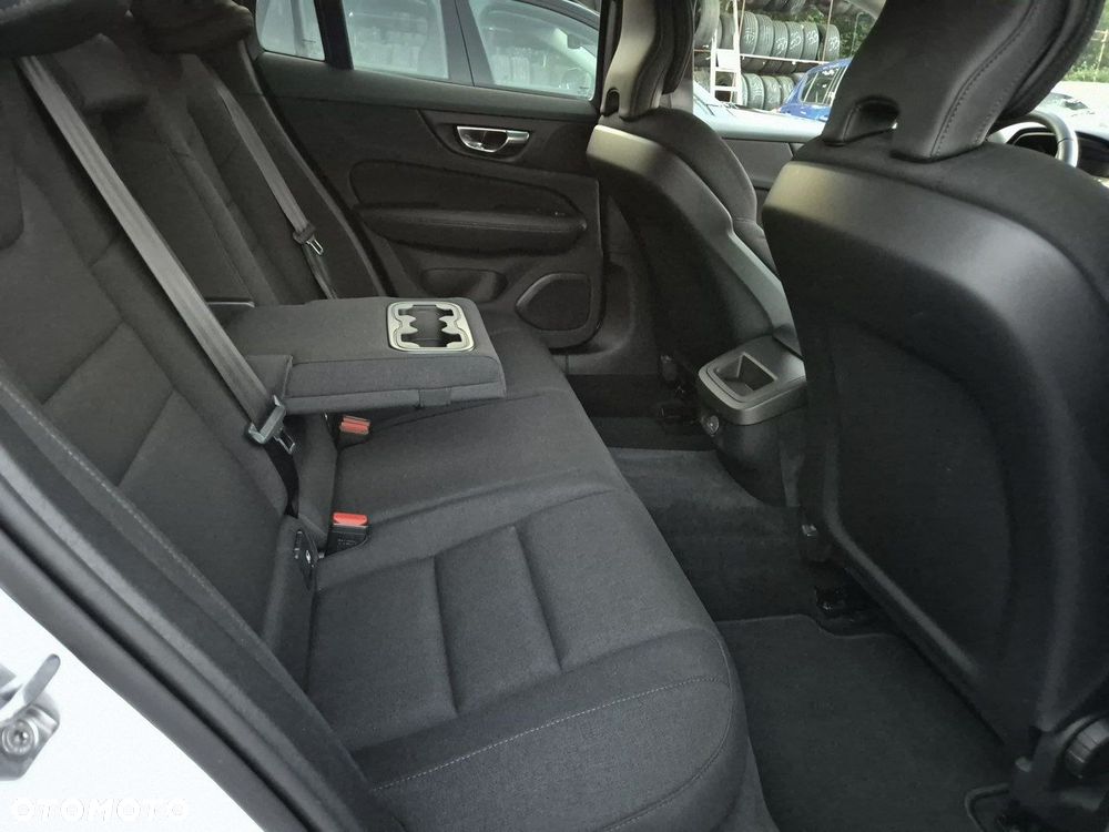 Volvo V60 B3 B Geartronic Momentum Pro - 23