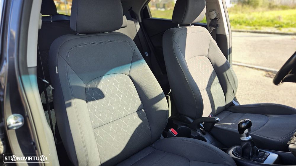 Kia Rio 1.1 CRDi EX ISG - 12