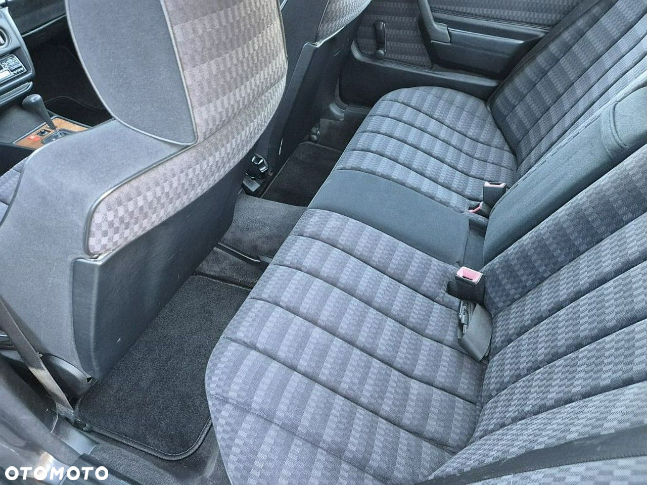 Mercedes-Benz W201 (190) - 22