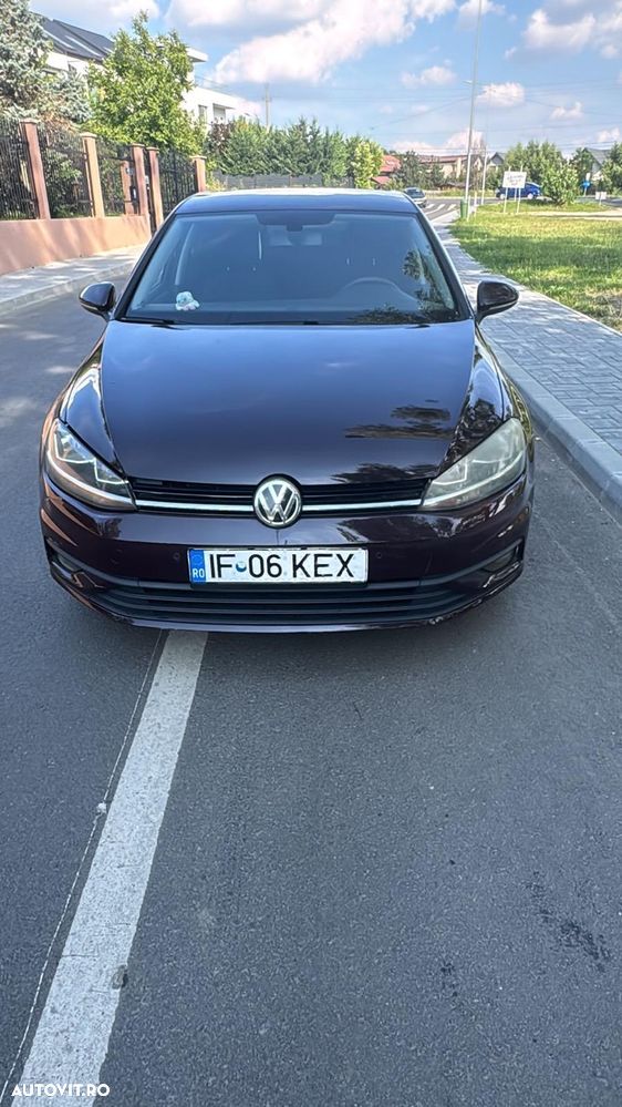 Volkswagen Golf - 1