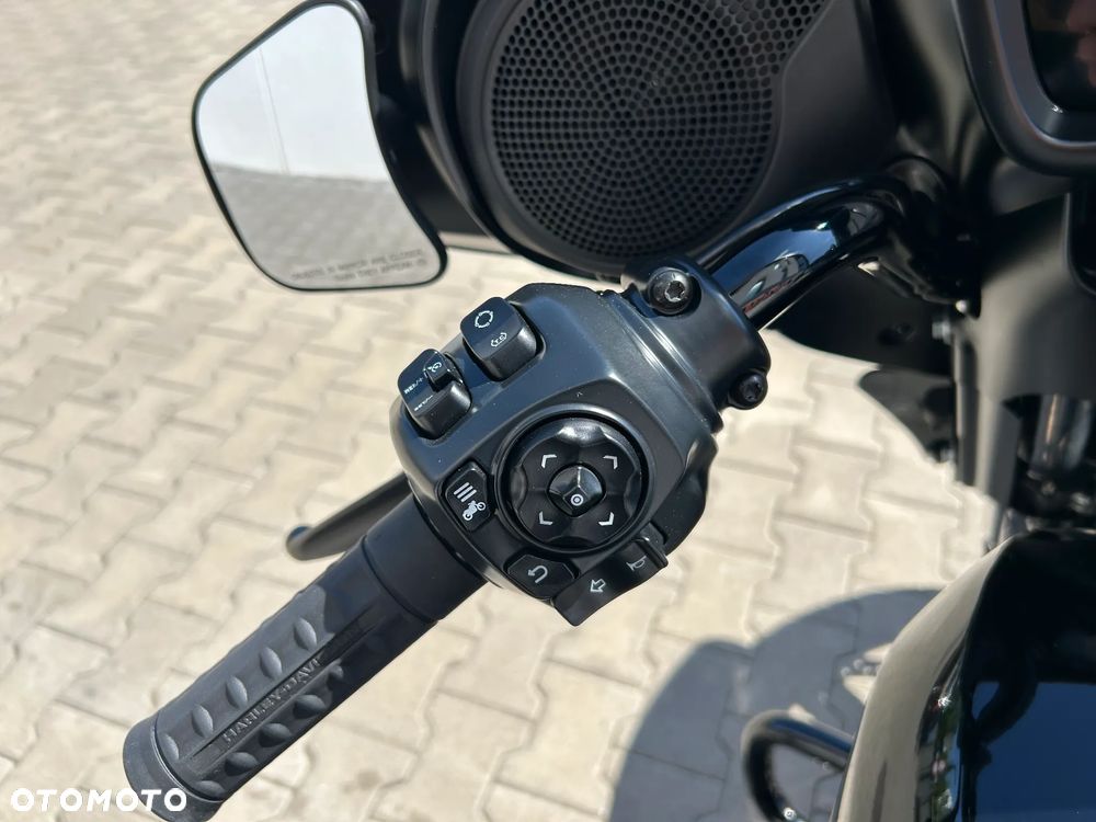 Harley-Davidson Touring Street Glide - 13