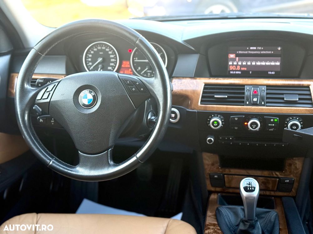 BMW Seria 5 520d - 7