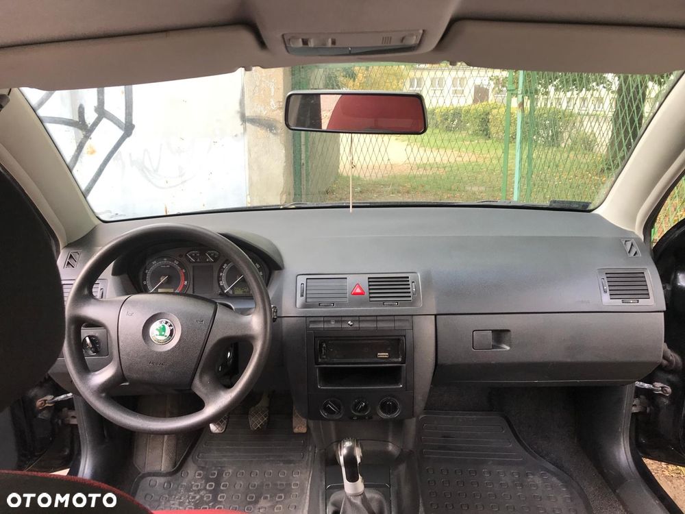 Skoda Fabia 1.4 16V Classic + - 6