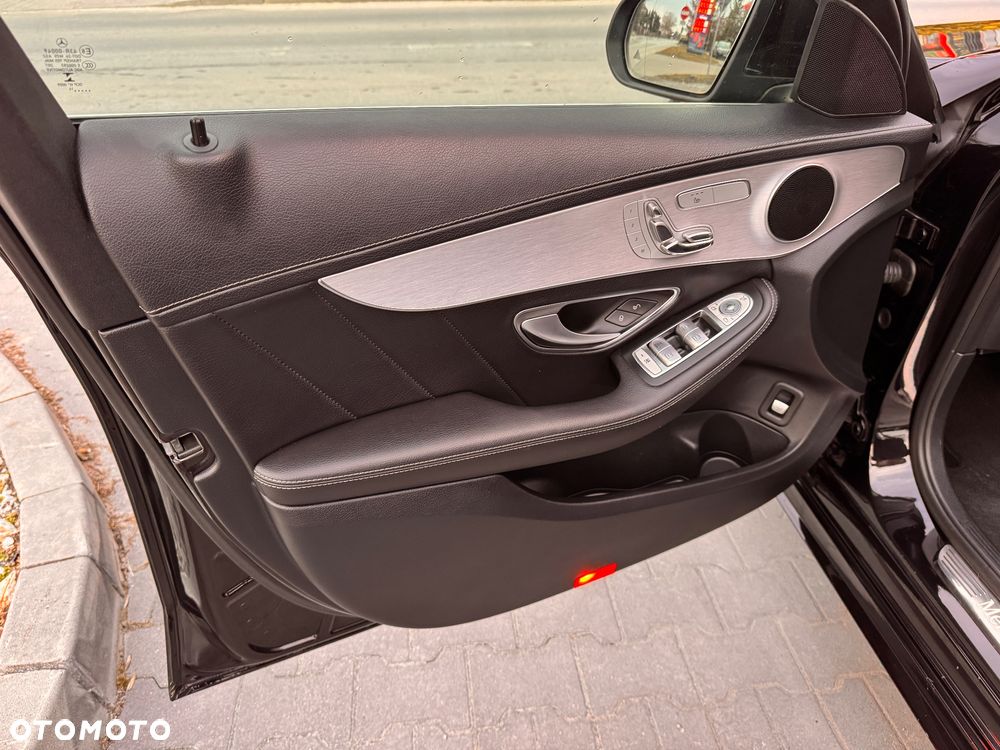 Mercedes-Benz Klasa C 200 7G-TRONIC AMG Line - 19