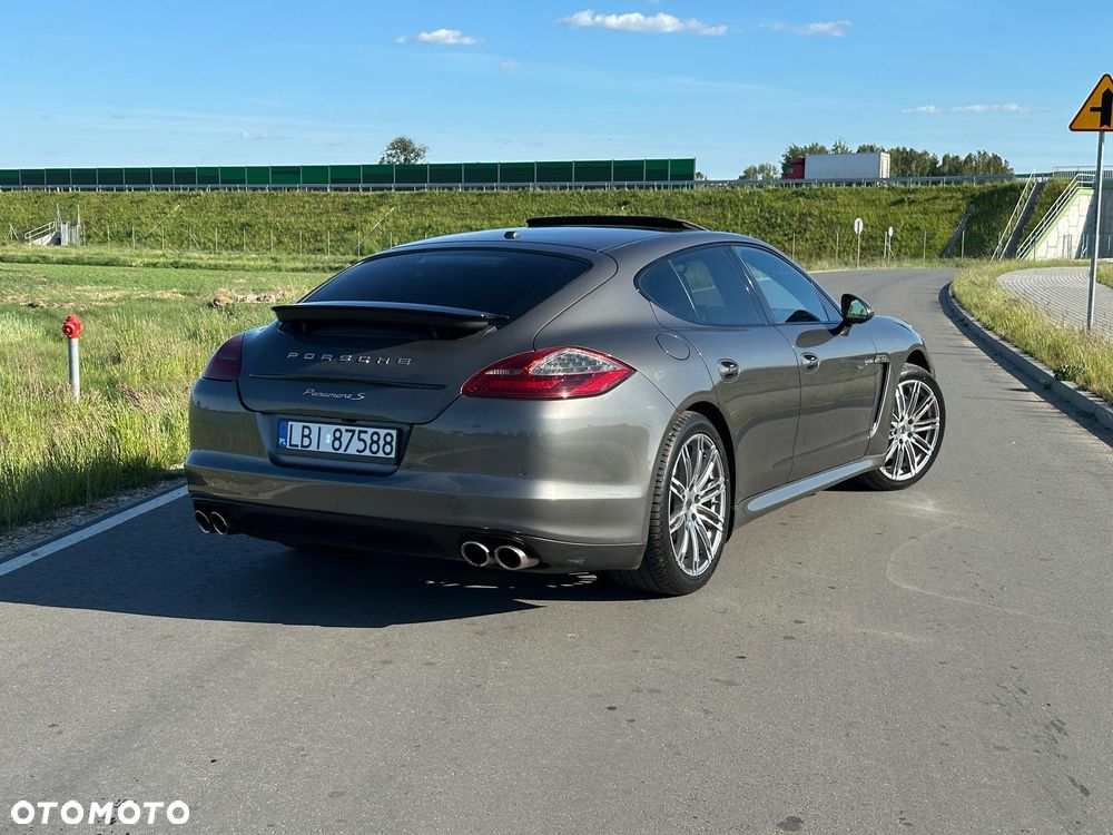 Porsche Panamera - 15