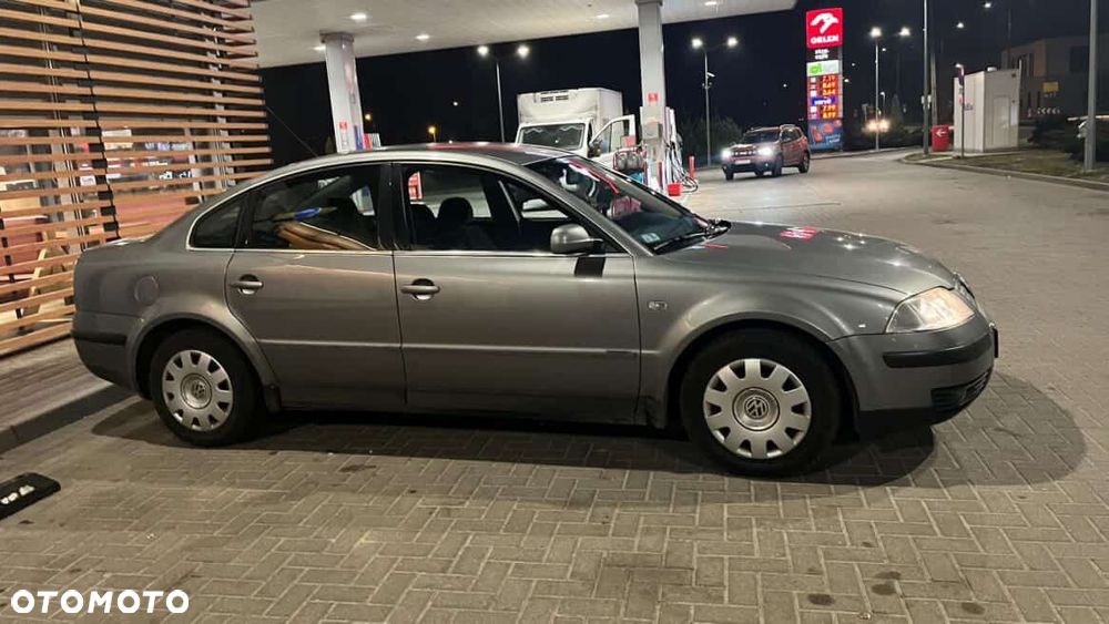Volkswagen Passat 1.9 TDI Comfortline - 1
