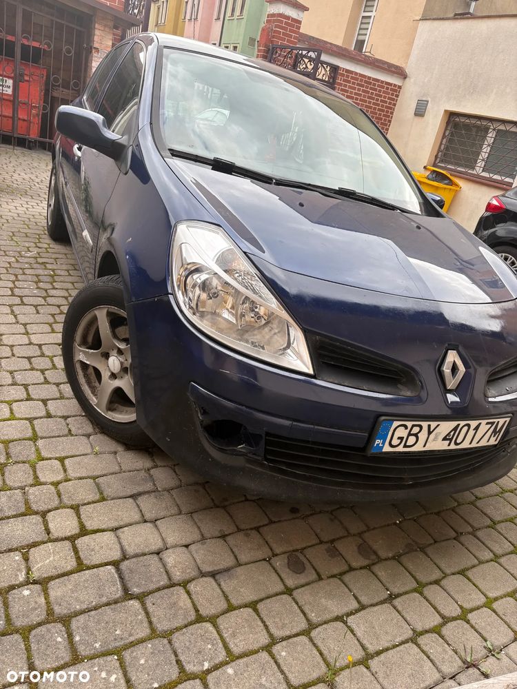 Renault Clio - 1