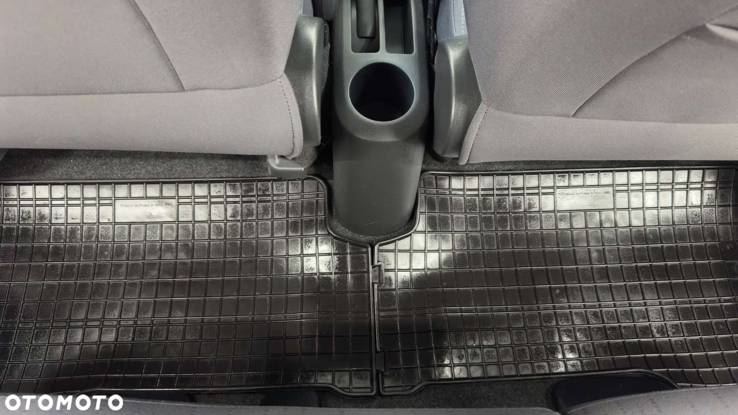 Toyota Yaris - 30