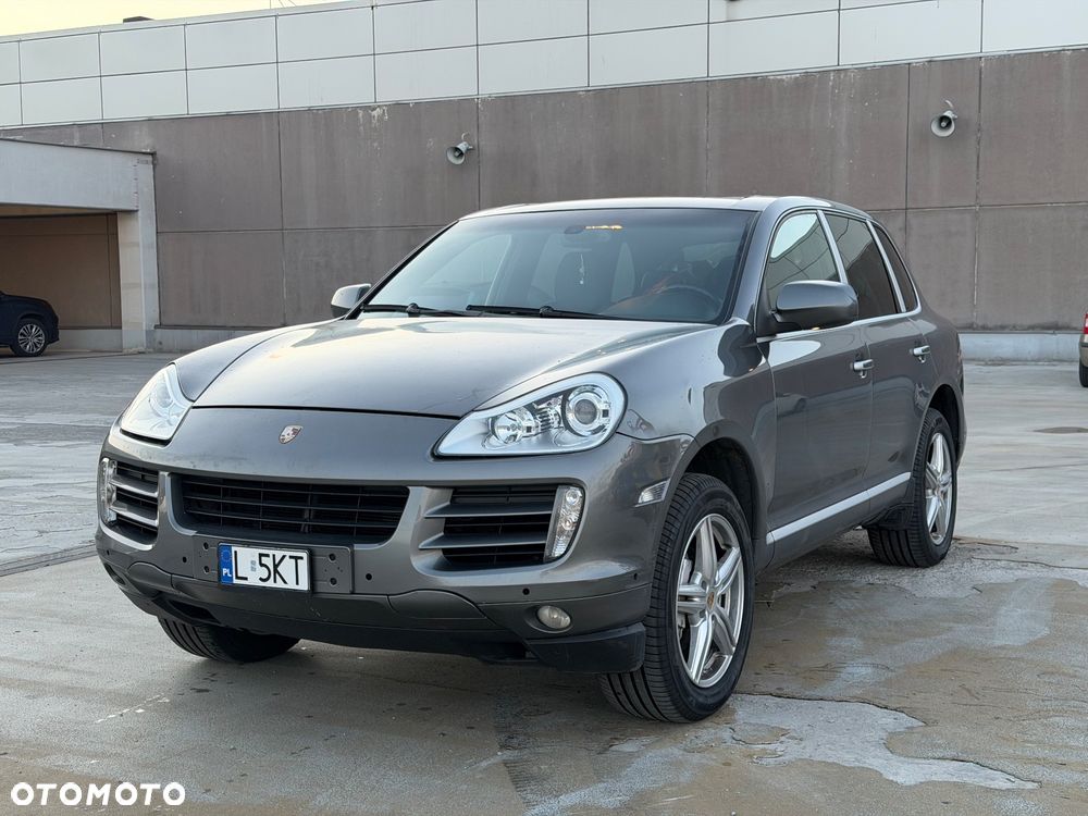 Porsche Cayenne - 1