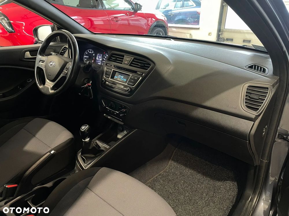 Hyundai i20 1.2 GO - 12