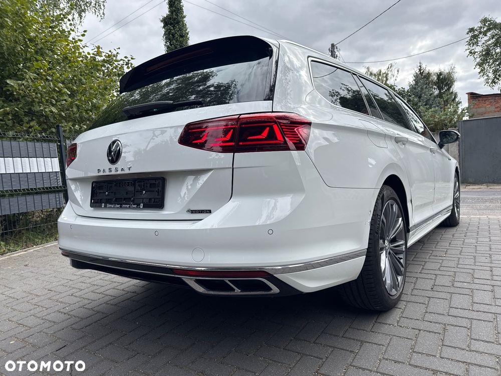 Volkswagen Passat - 12