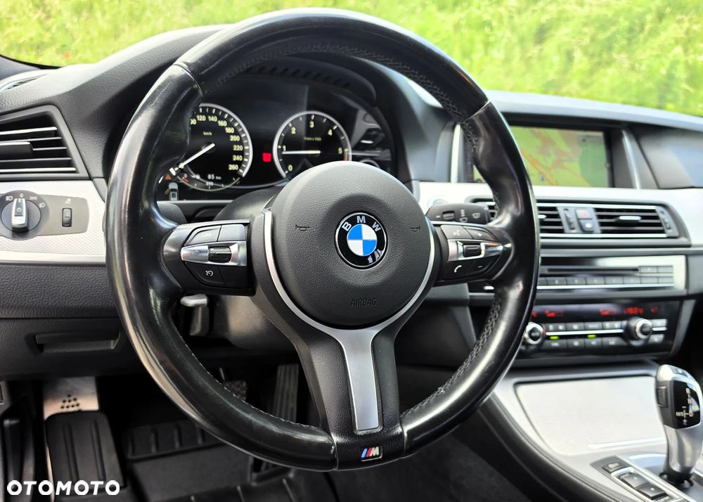 BMW Seria 5 525d xDrive - 22