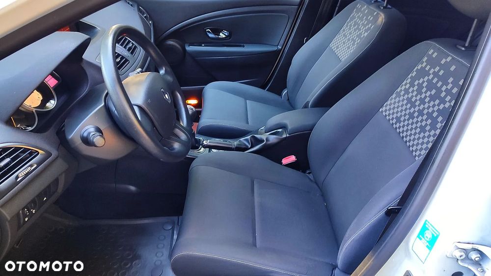 Renault Megane dCi 110 FAP Expression - 16