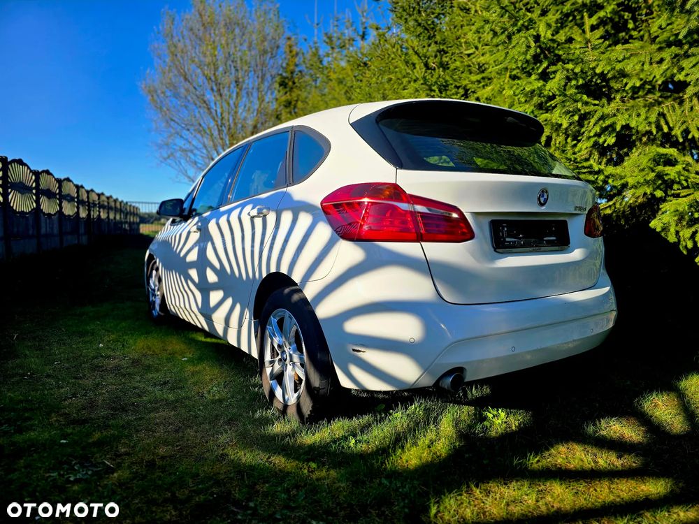 BMW Seria 2 216d - 5