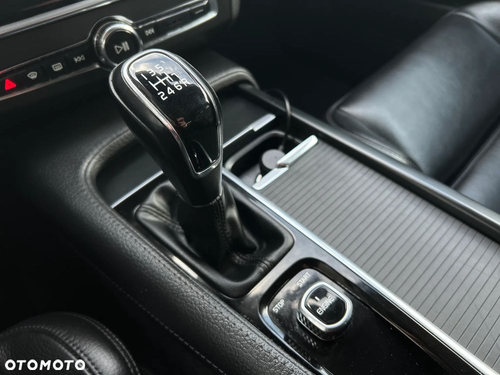 Volvo S90 D3 Momentum - 22