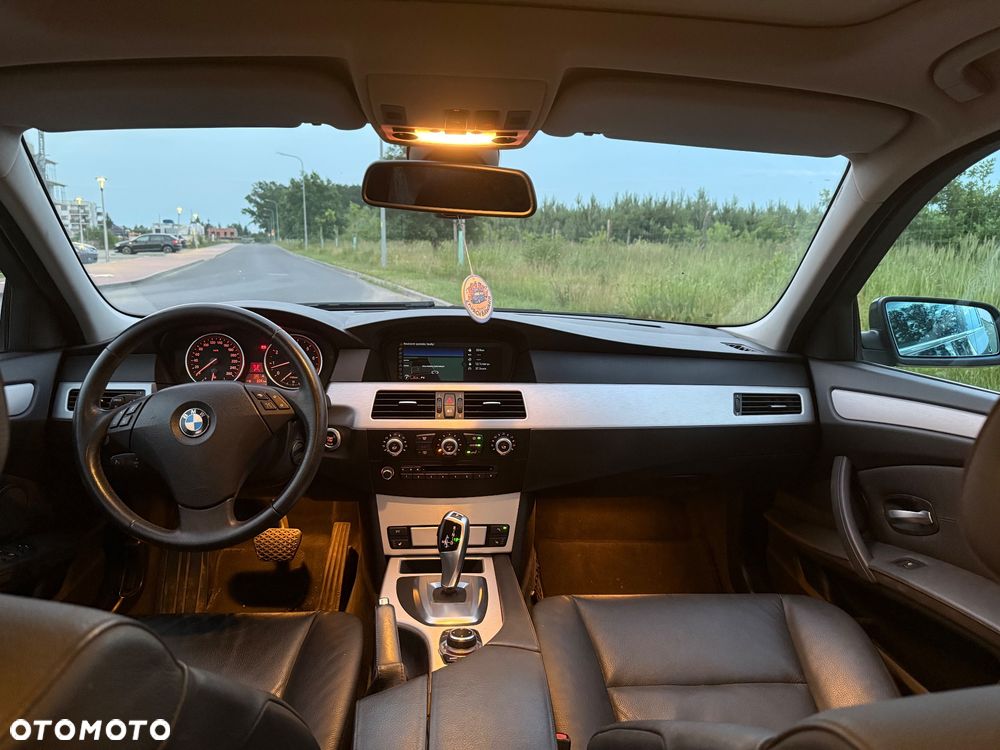 BMW Seria 5 525i - 9