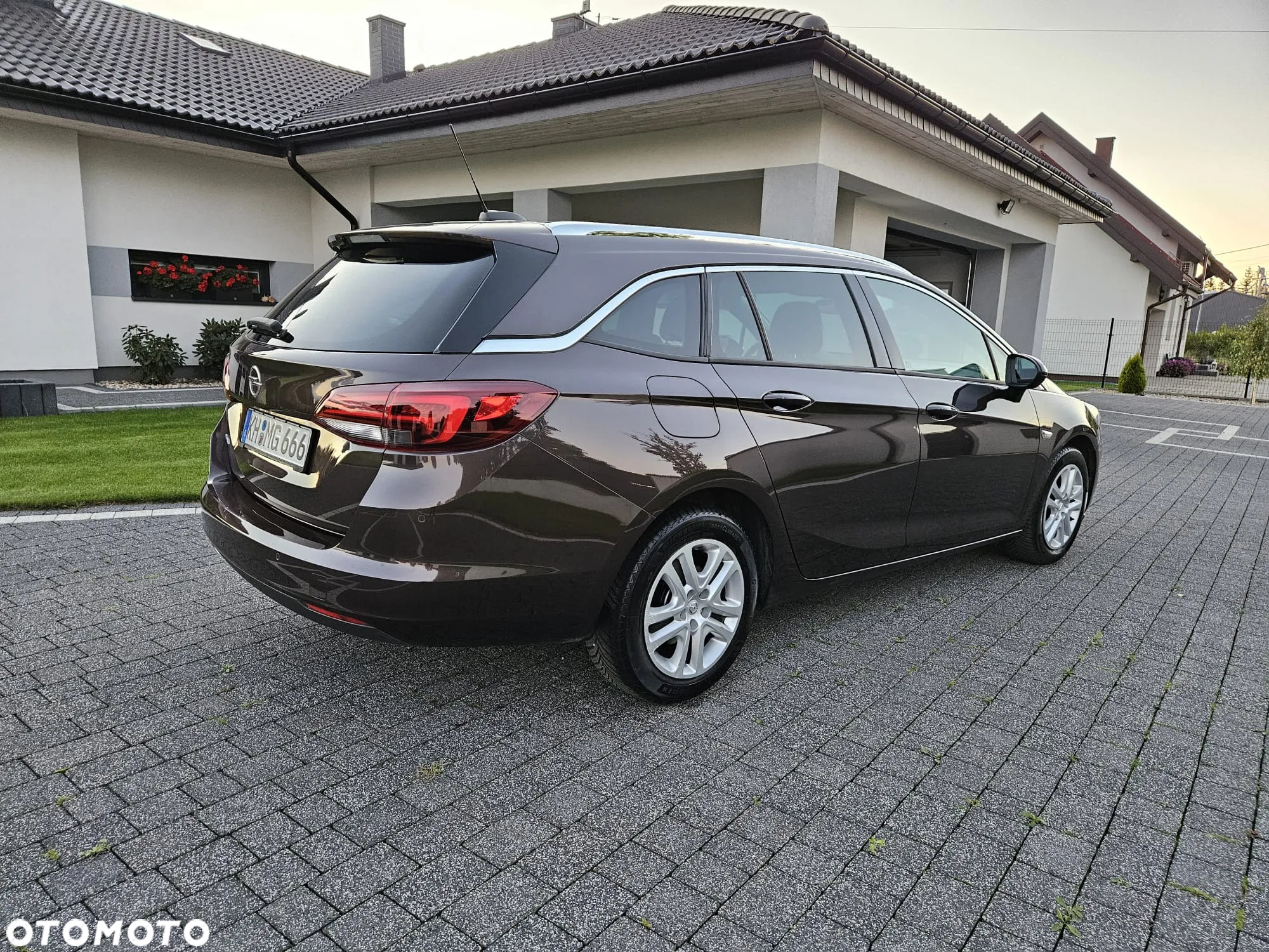 Opel Astra 1.6 BiTrb D (CDTI) Start/Stop Sports Tourer Business - 12