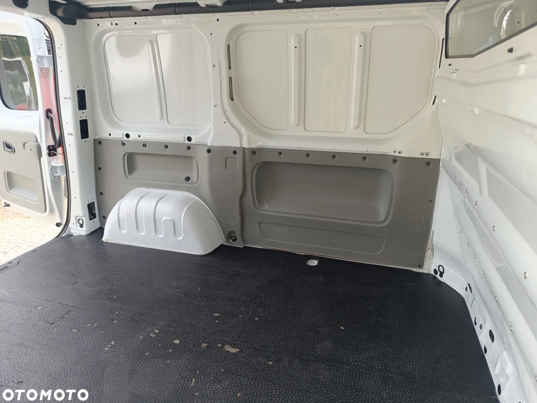 Renault TRAFIC - 28