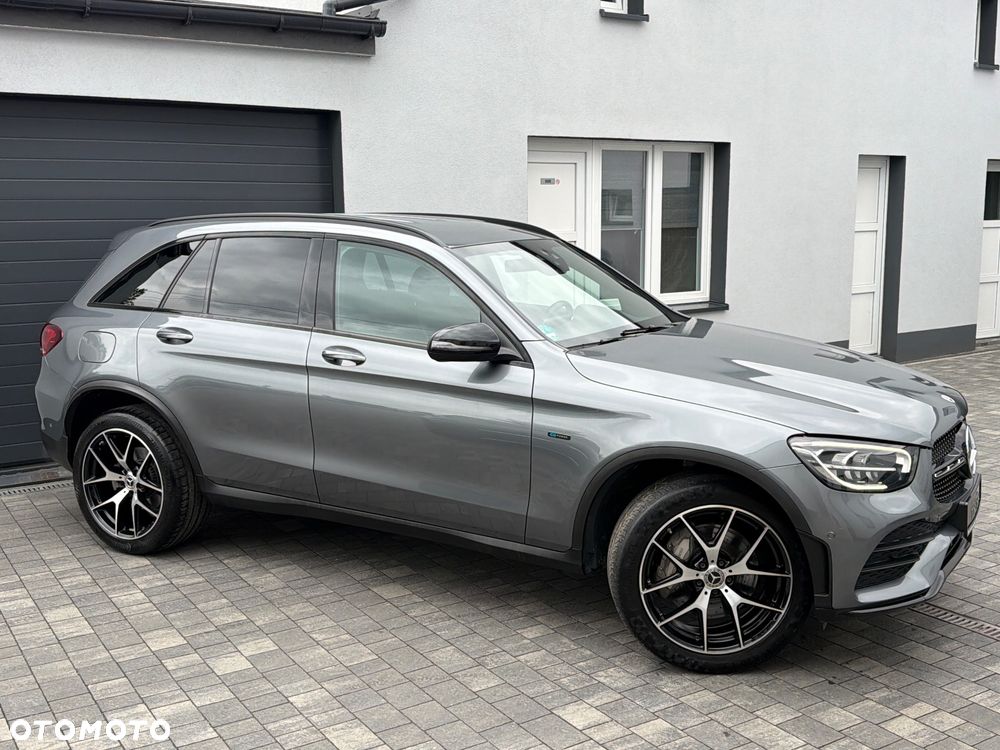 Mercedes-Benz GLC 300 e 4Matic 9G-TRONIC Edition AMG Line - 18