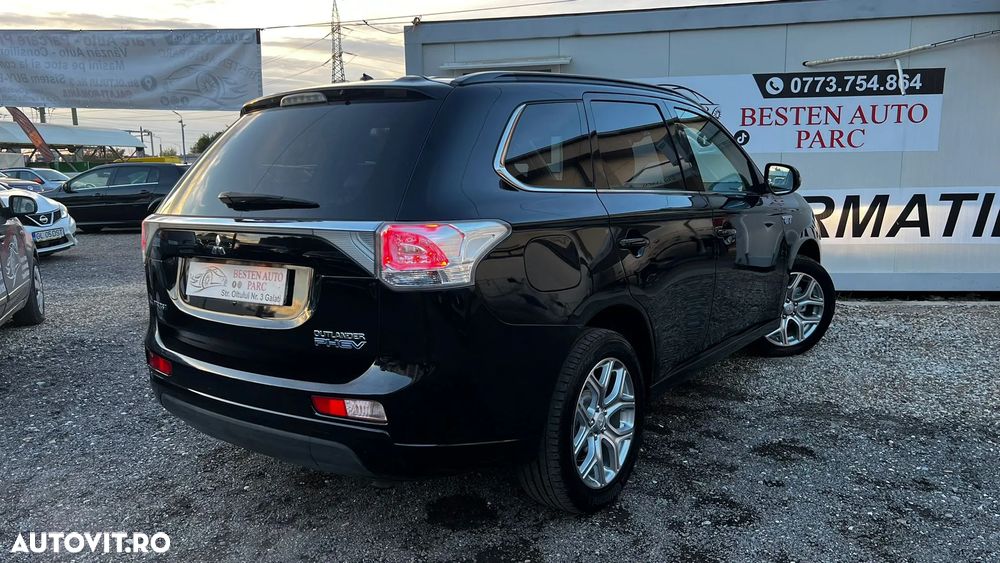 Mitsubishi Outlander - 37