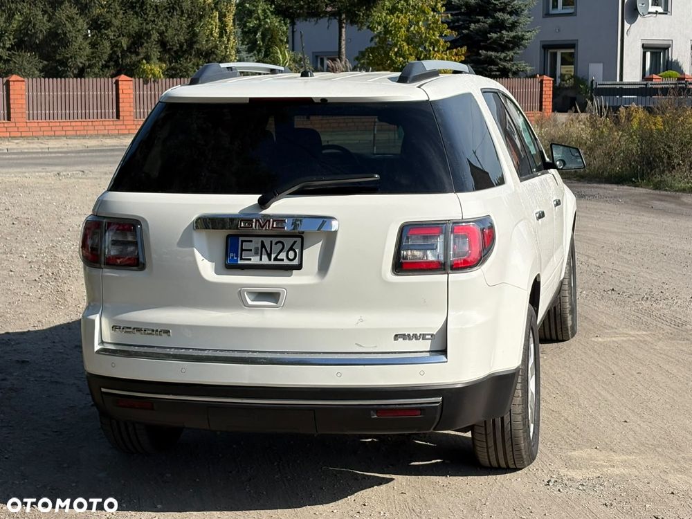GMC Acadia - 10