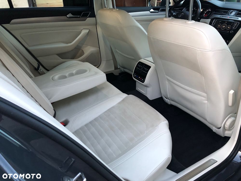 Volkswagen Passat 1.8 TSI BMT Highline - 16