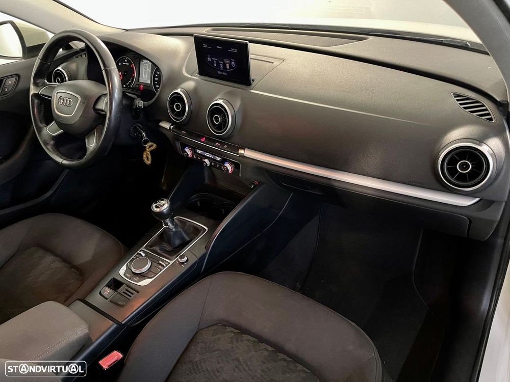 Audi A3 Sportback 1.6 TDI Advance - 5