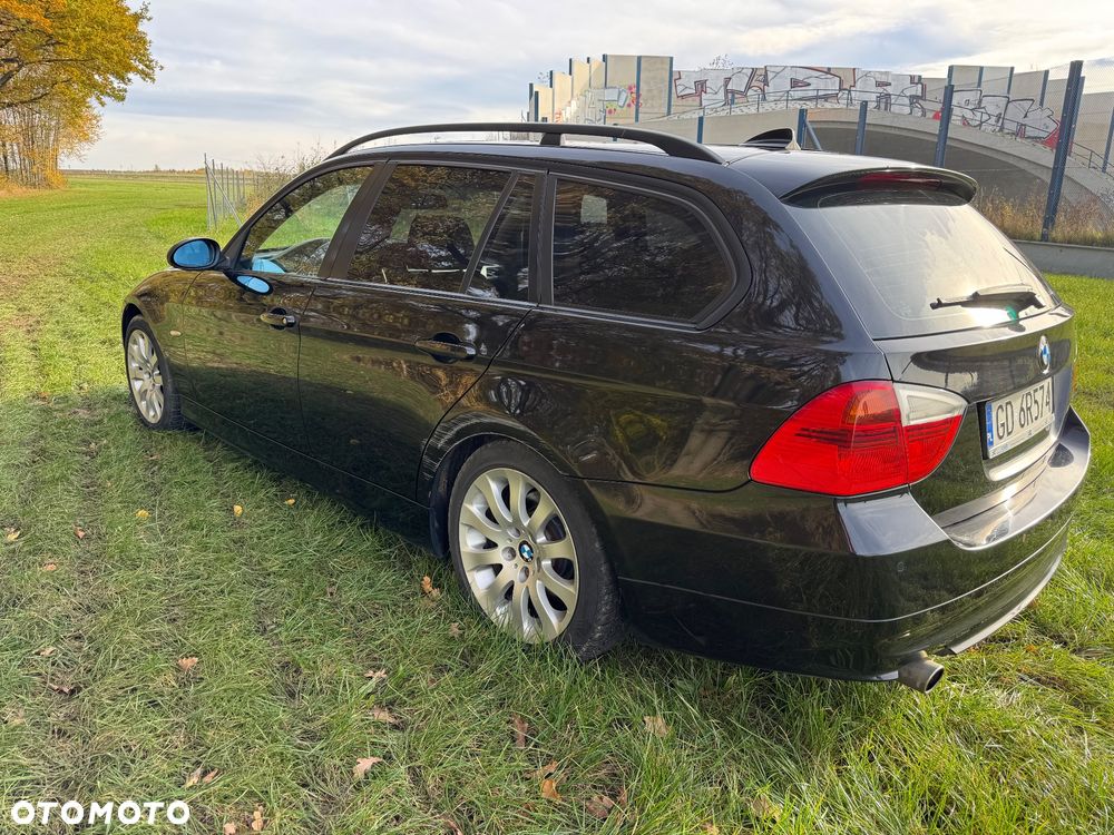 BMW Seria 3 320i - 8