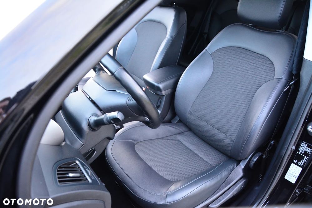 Hyundai ix35 1.6 2WD blue Trend - 29