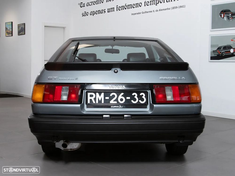 Toyota Corolla - 4