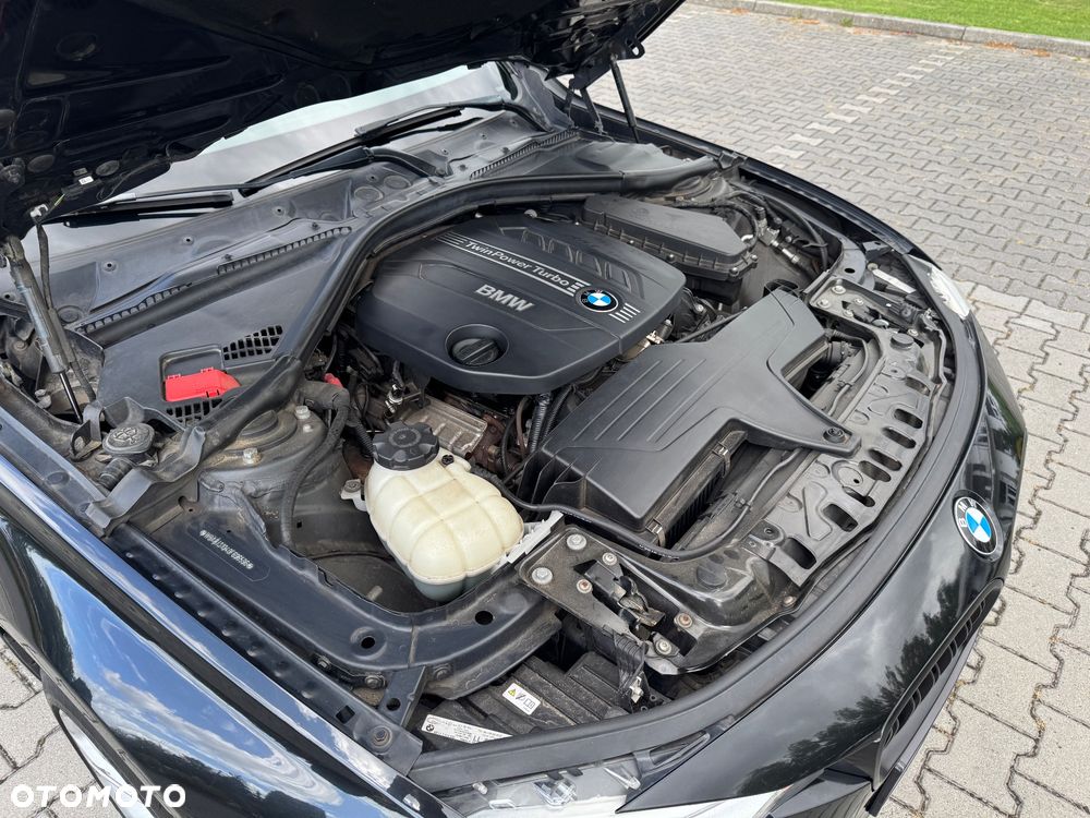 BMW Seria 3 318d xDrive - 15