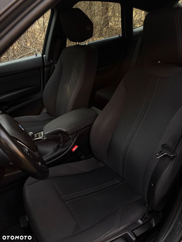 BMW 3GT 318d Business Edition - 12