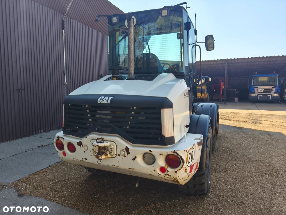 Caterpillar 908 - CATERPILLAR 906 - YANMAR V80 - 8