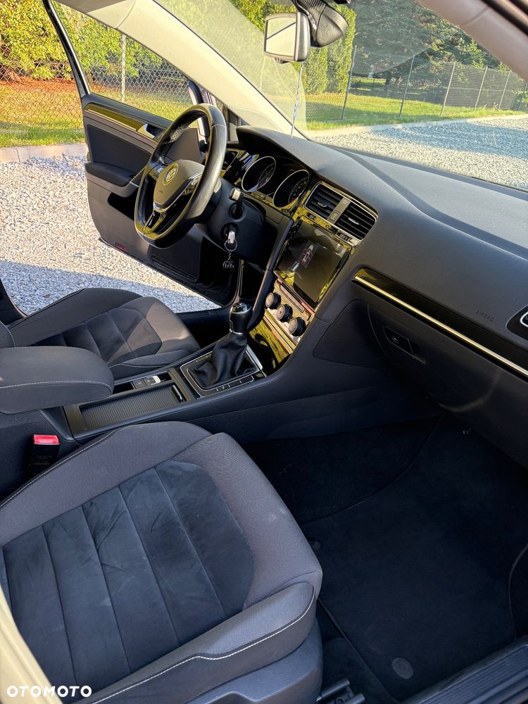 Volkswagen Golf - 15