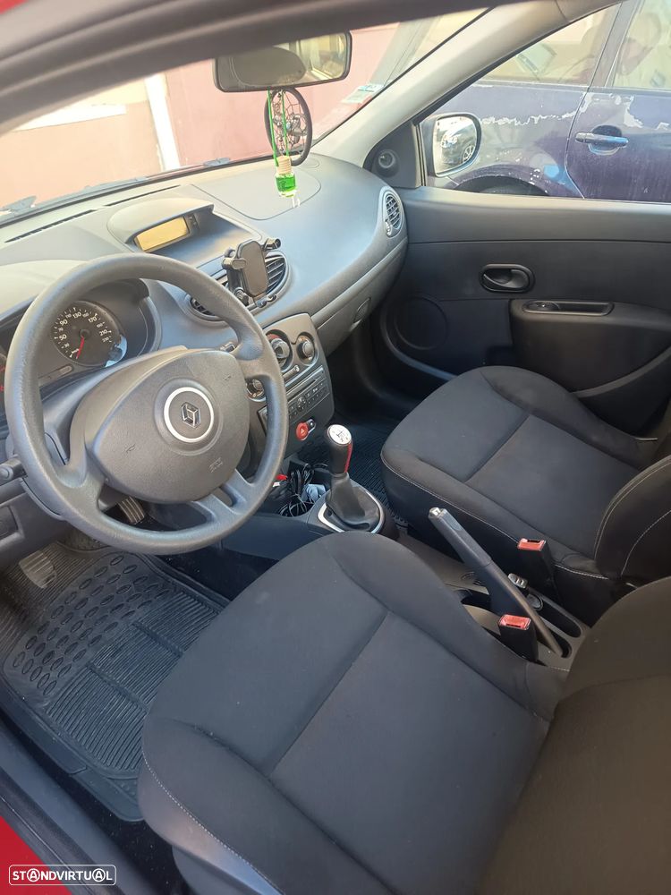 Renault Clio - 8