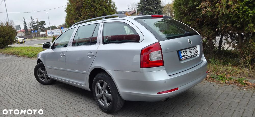 Skoda Octavia 1.6 TDI DPF Ambiente - 9