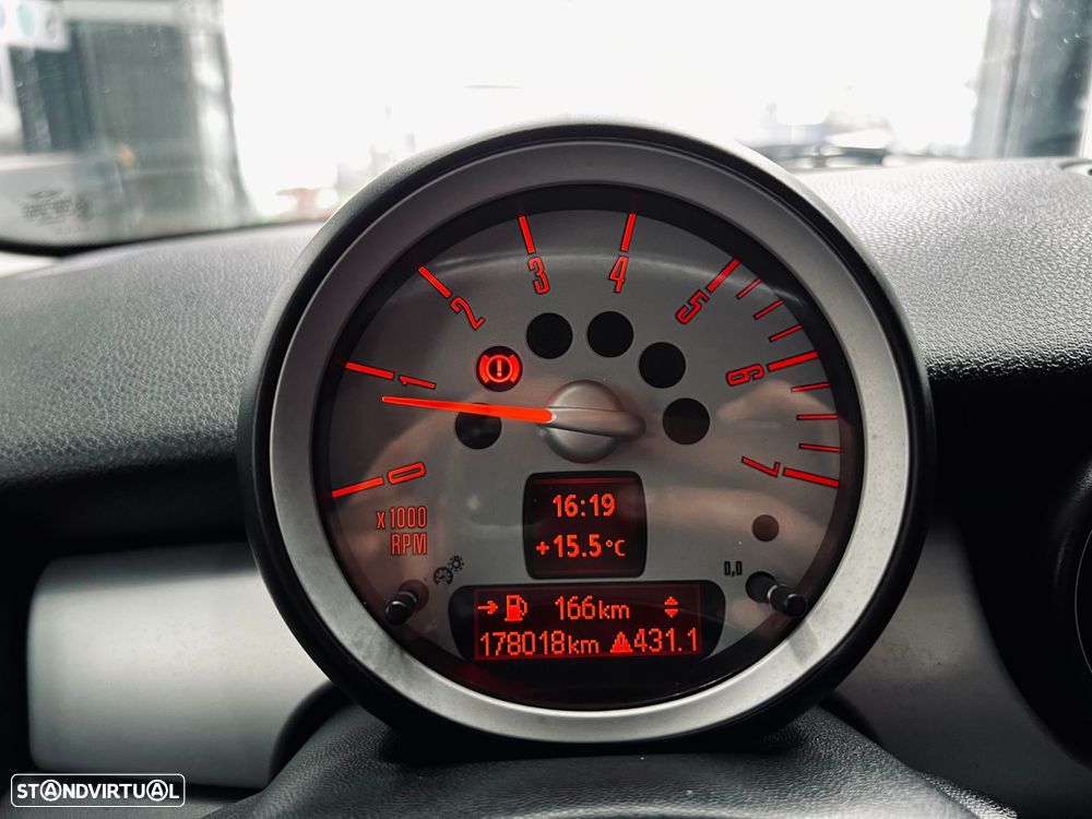 MINI 3 Portas Cooper D - 18