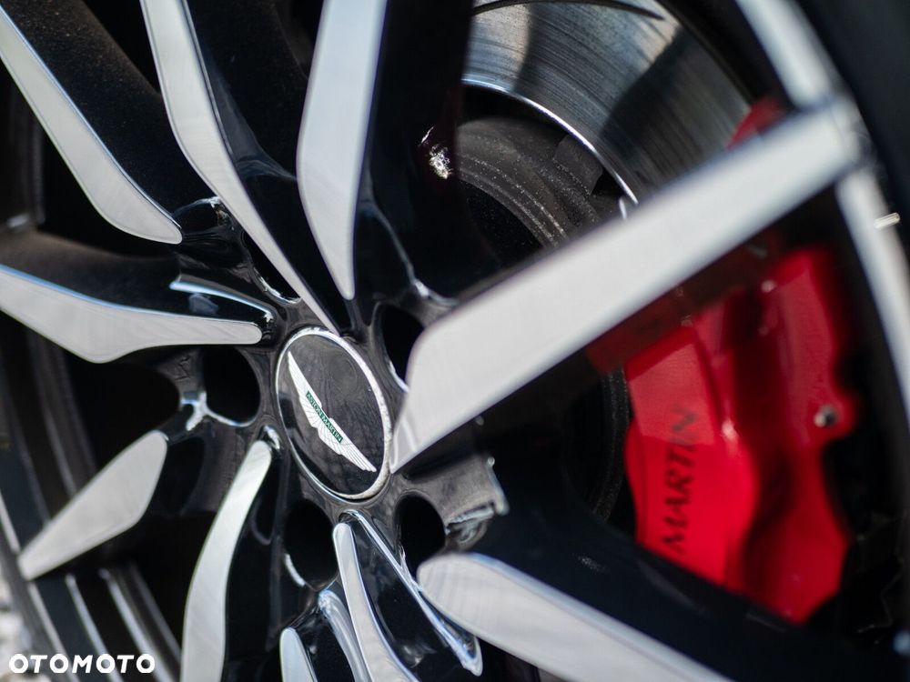 Aston Martin V8 Vantage - 26