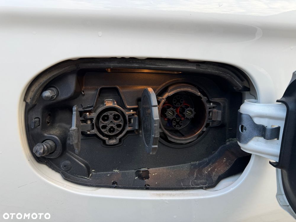 Mitsubishi Outlander Intense + - 20