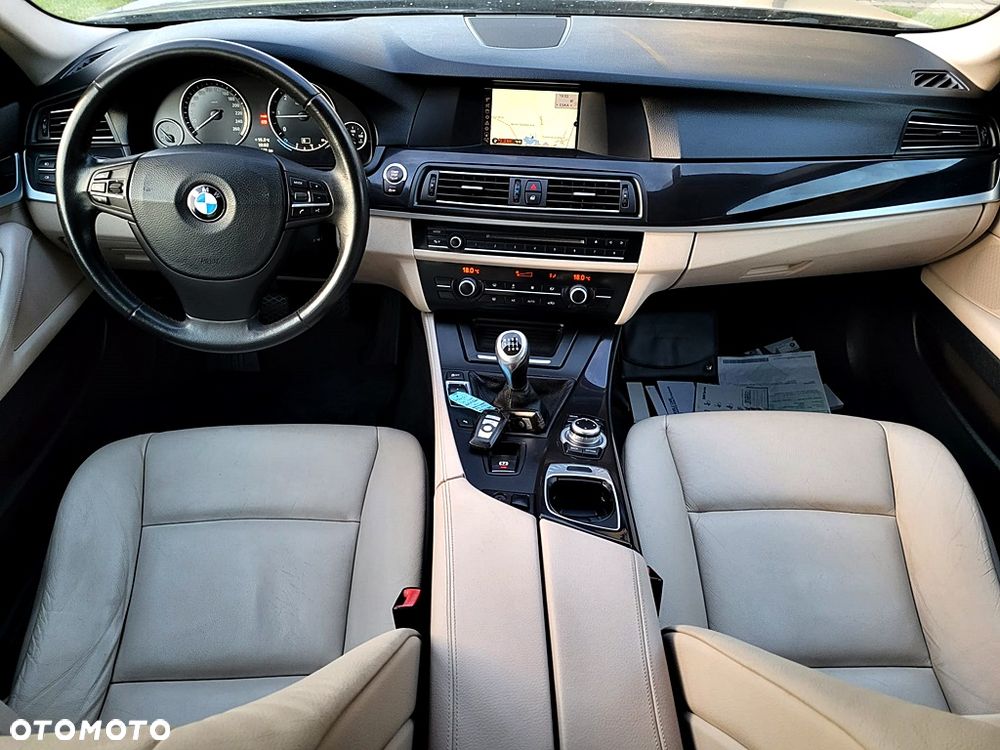 BMW Seria 5 520d Luxury Line - 10