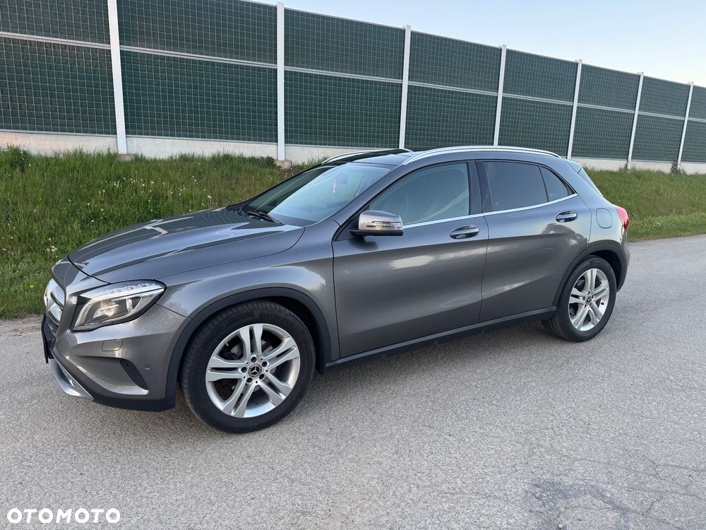 Mercedes-Benz GLA 200 Urban - 7