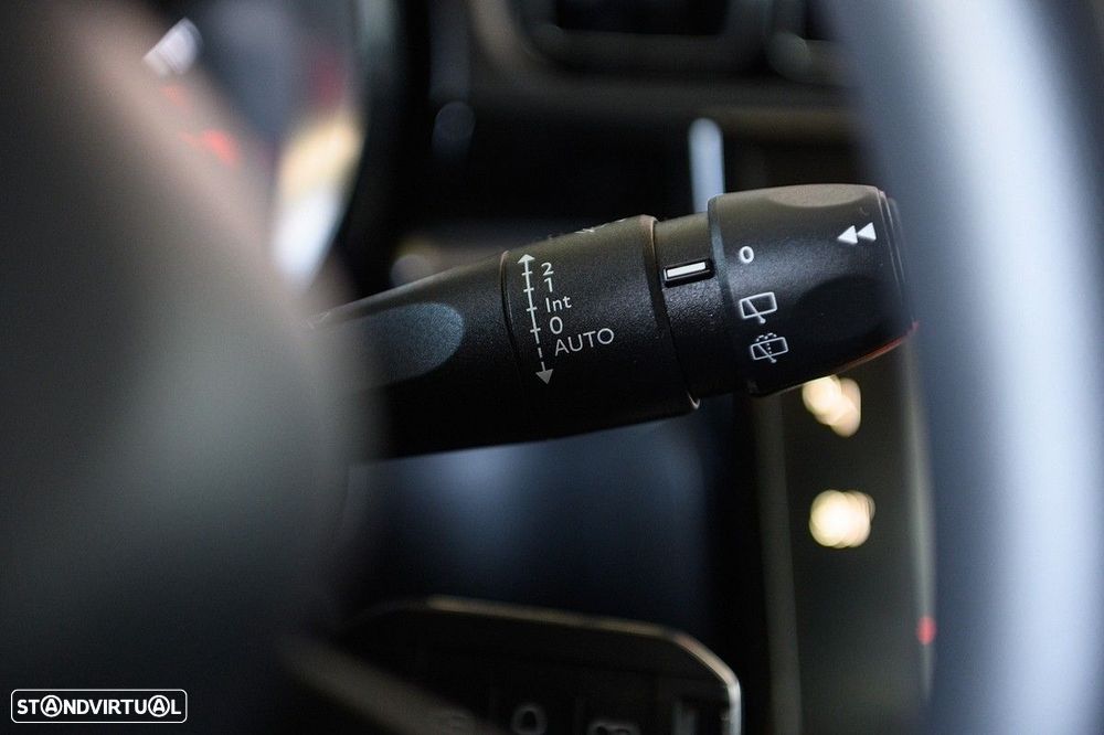 Citroën C3 1.2 PureTech Shine - 37