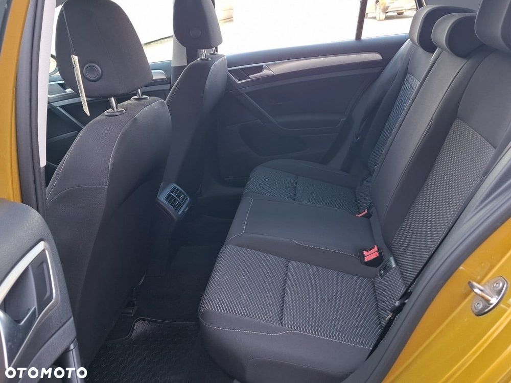 Volkswagen Golf 1.0 TSI BMT Trendline - 12