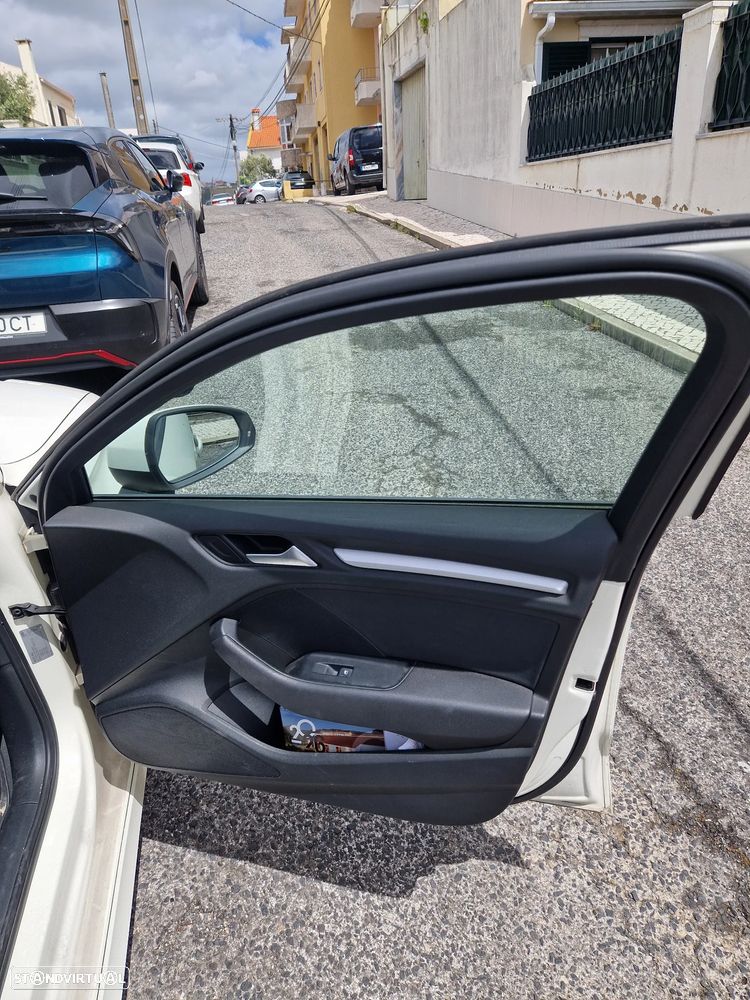 Audi A3 Limousine 1.6 TDI Attraction Ultra - 25