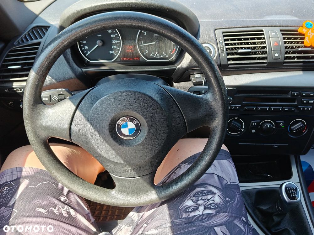 BMW Seria 1 120i - 19