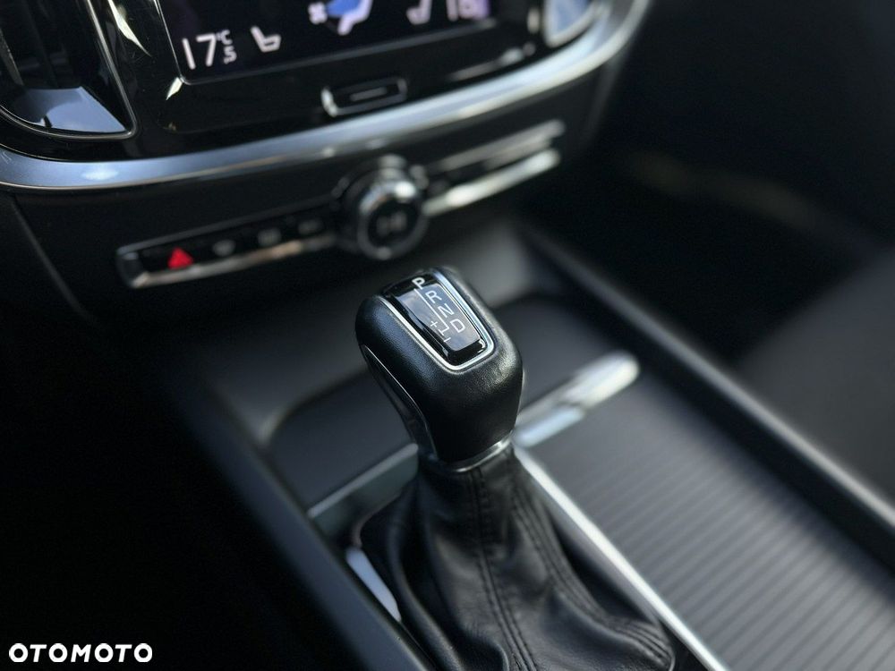 Volvo V60 D3 Momentum - 36